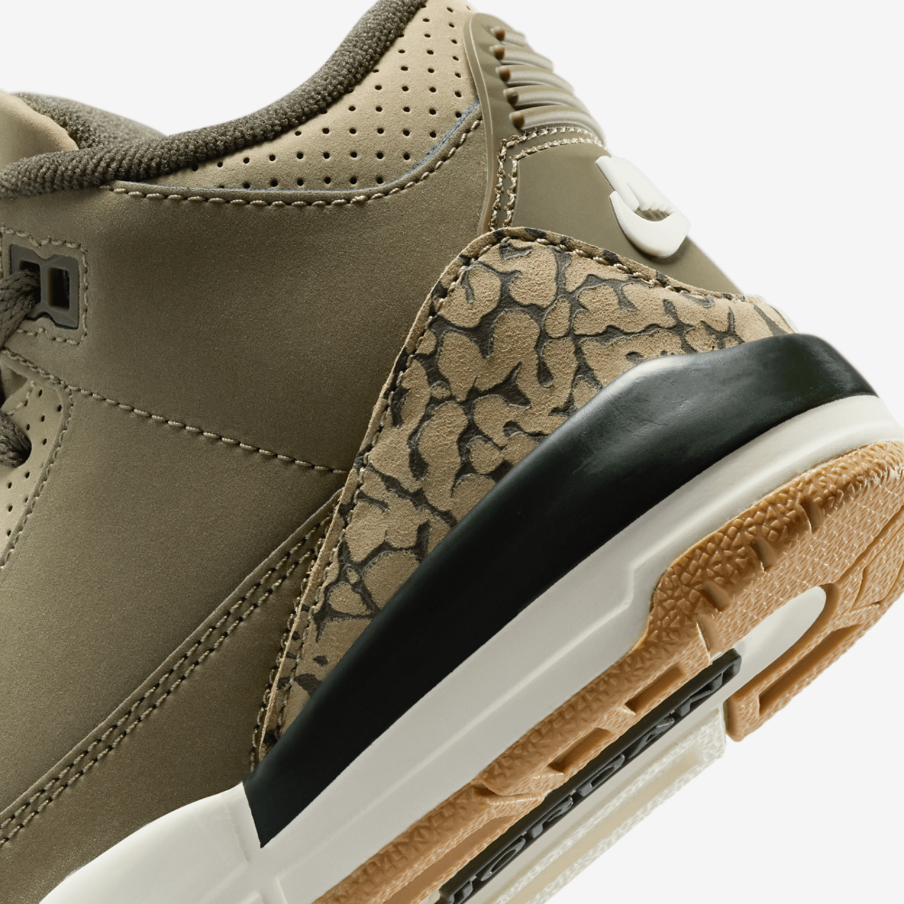 Jordan Retro 3 Image 8 of 8. Tap to open photo gallery.