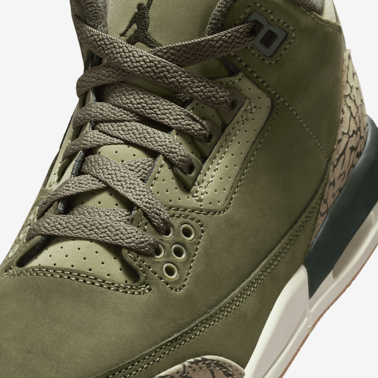 Jordan Retro 3 Image 7 of 8. Tap to open photo gallery.