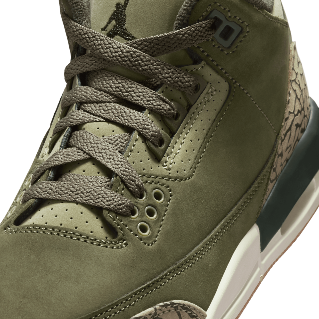 Jordan Retro 3 Image 7 of 8. Tap to open photo gallery.