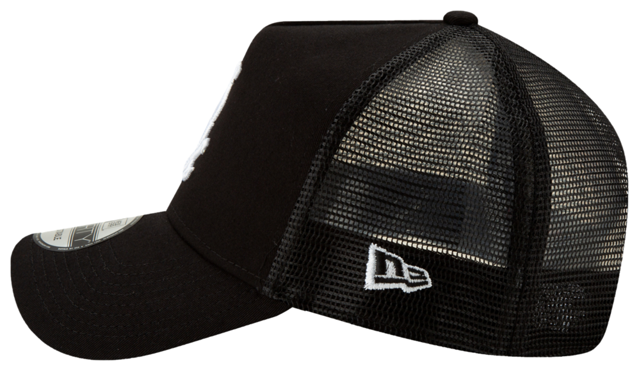 New Era White Sox 9Forty Trucker Cap Image 6 of 7. Tap to open photo gallery.