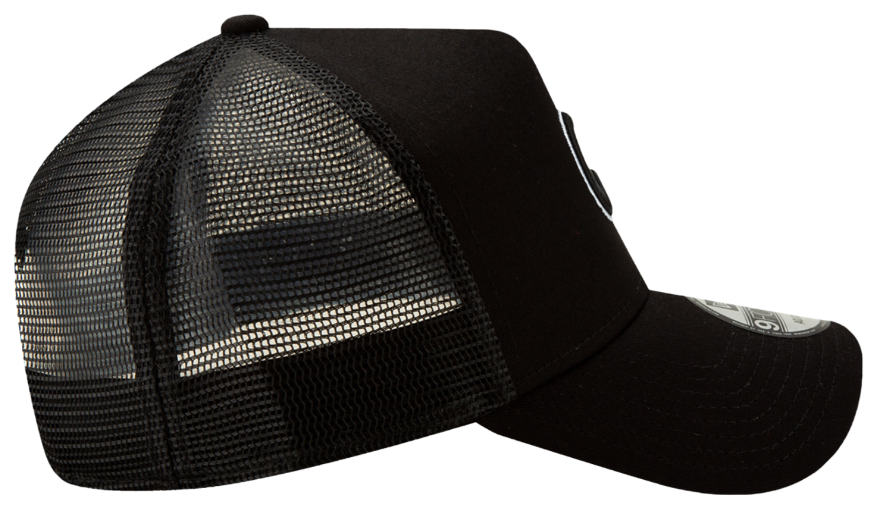 New Era Cubs 9Forty Trucker Cap Image 5 of 7. Tap to open photo gallery.