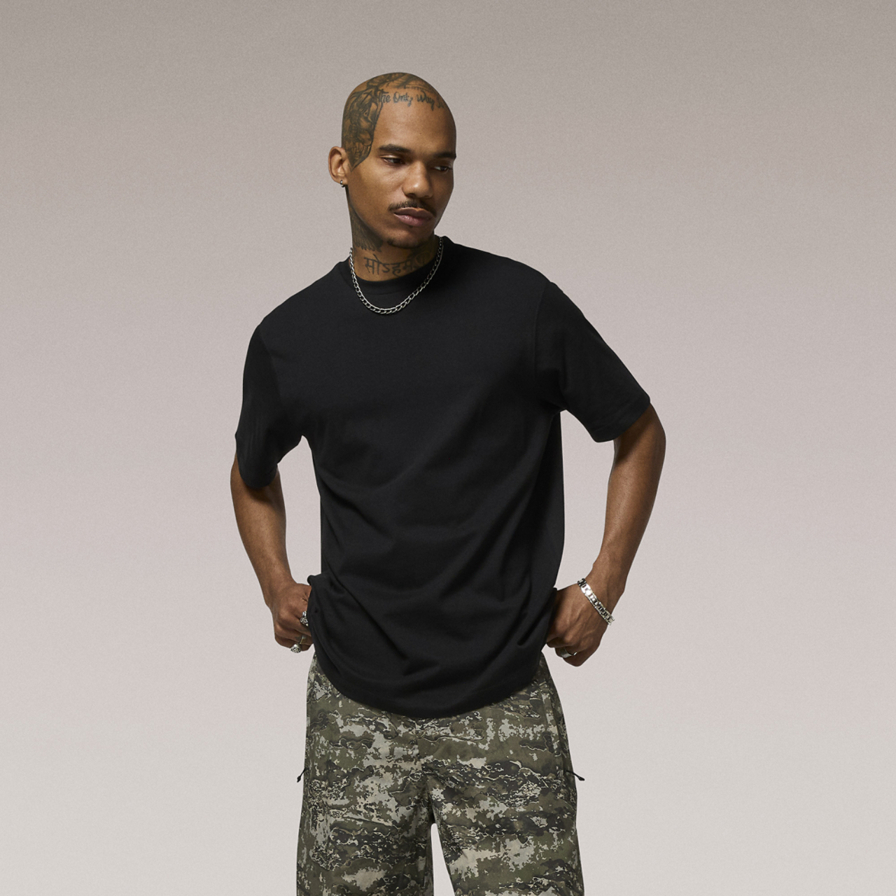 LCKR Mosswood Basic T-Shirt Image 5 of 6. Tap to open photo gallery.