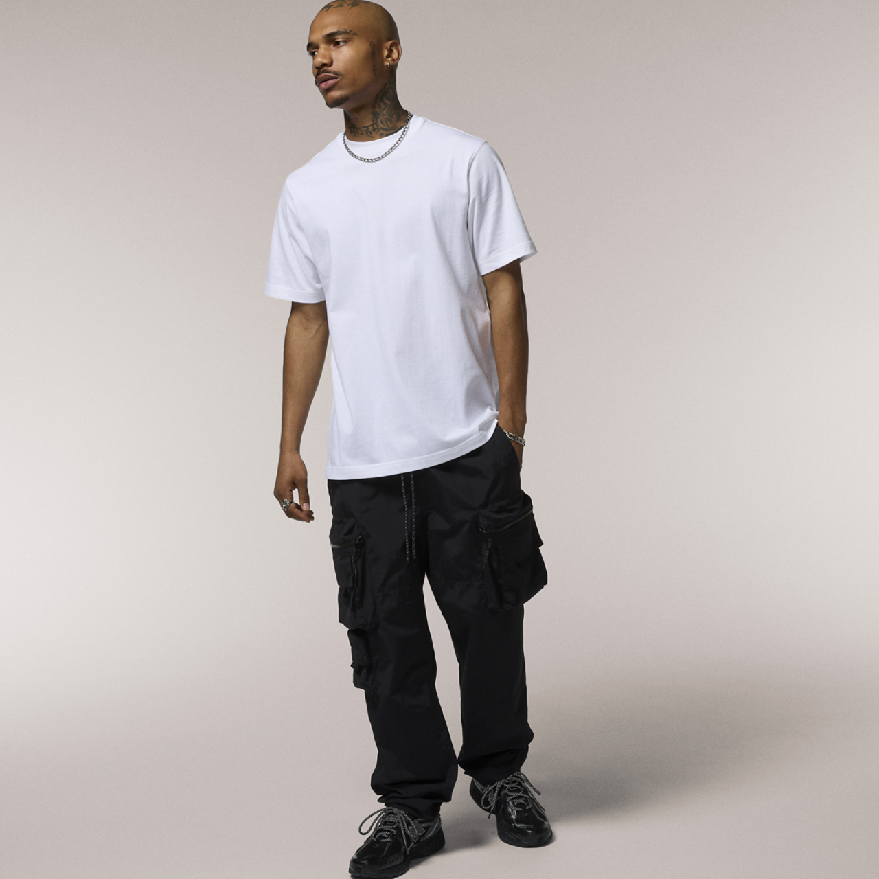 LCKR Mosswood Basic T-Shirt Image 5 of 5. Tap to open photo gallery.