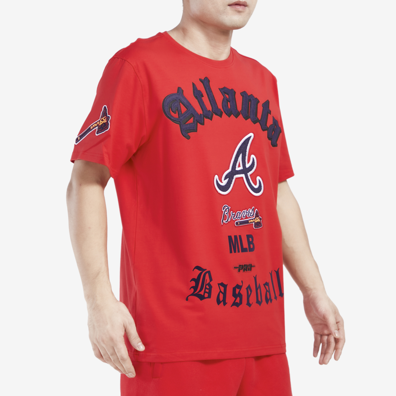 Pro Standard BRAVES OLD ENGLISH SJ TEE Image 4 of 4. Tap to open photo gallery.