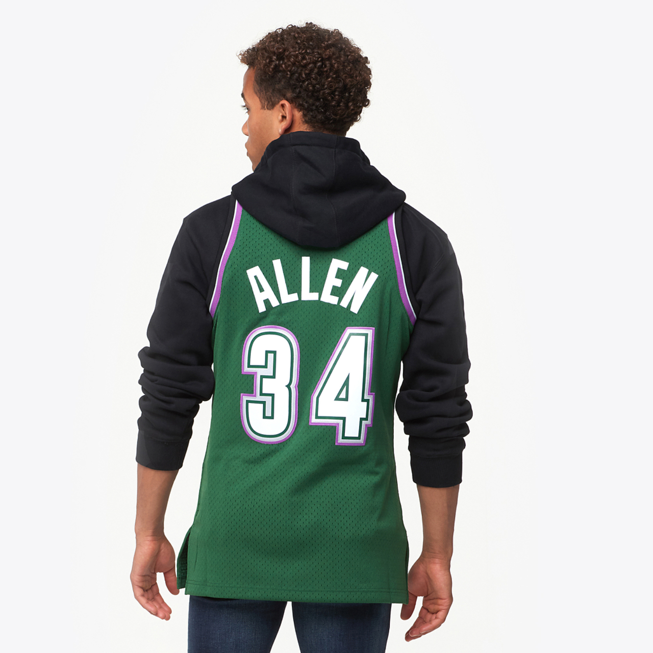 Mitchell & Ness SuperSonics Swingman Jersey Image 3 of 6. Tap to open photo gallery.