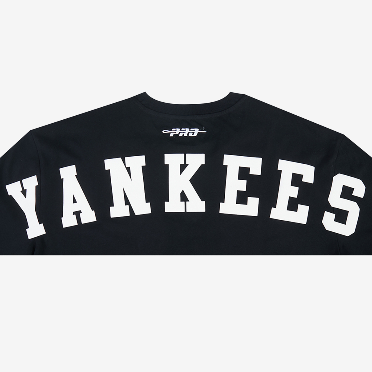 Pro Standard NEW YORK YANKEES TOP Image 4 of 5. Tap to open photo gallery.