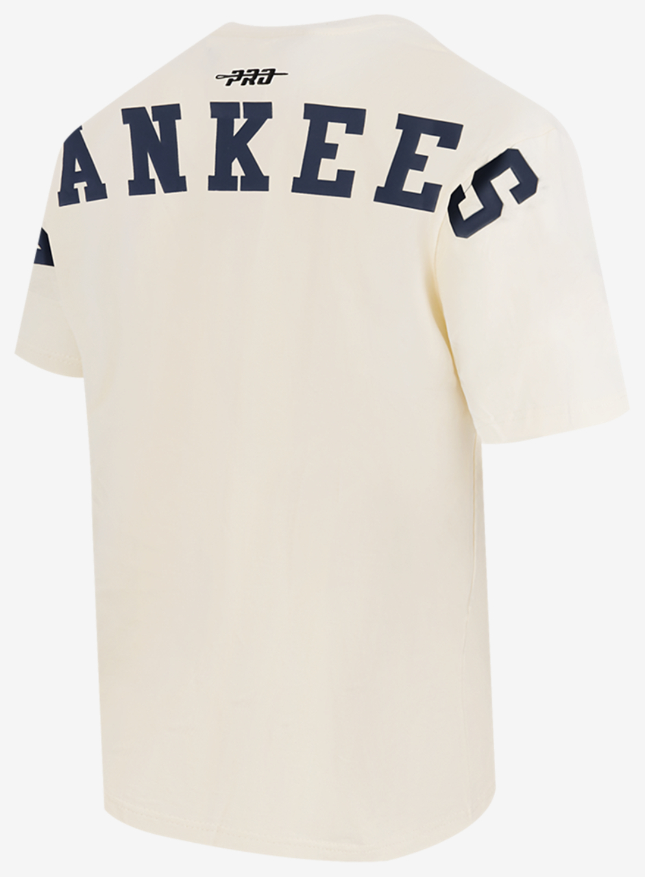Pro Standard NEW YORK YANKEES TOP Image 4 of 6. Tap to open photo gallery.