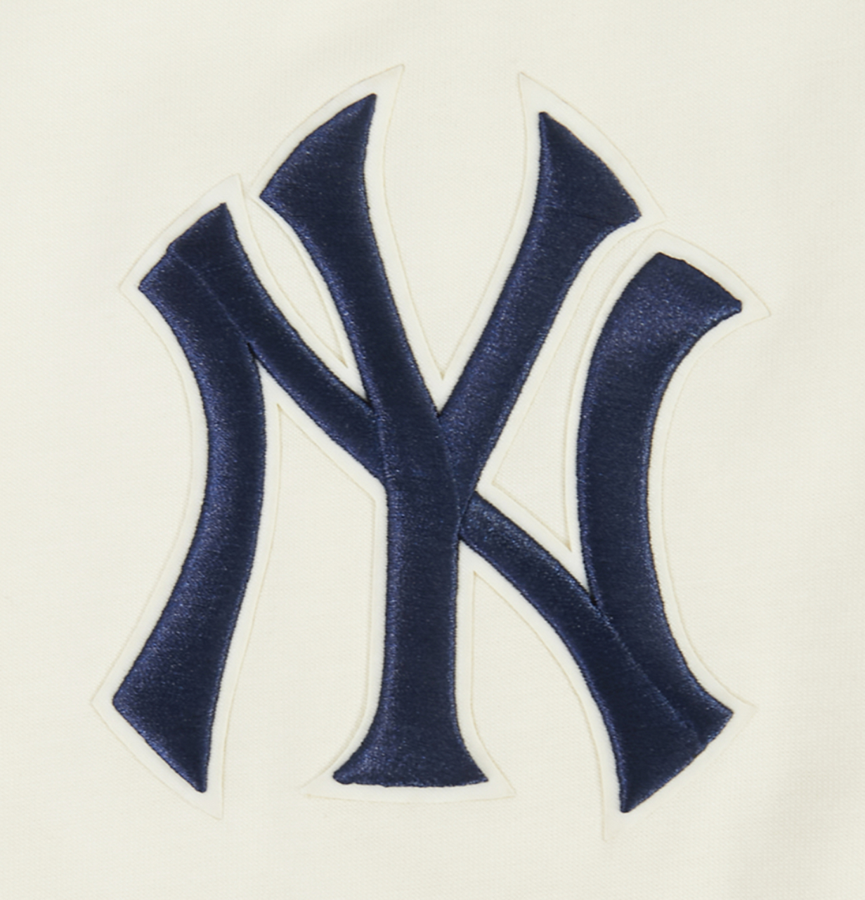 Pro Standard NEW YORK YANKEES TOP Image 6 of 6. Tap to open photo gallery.