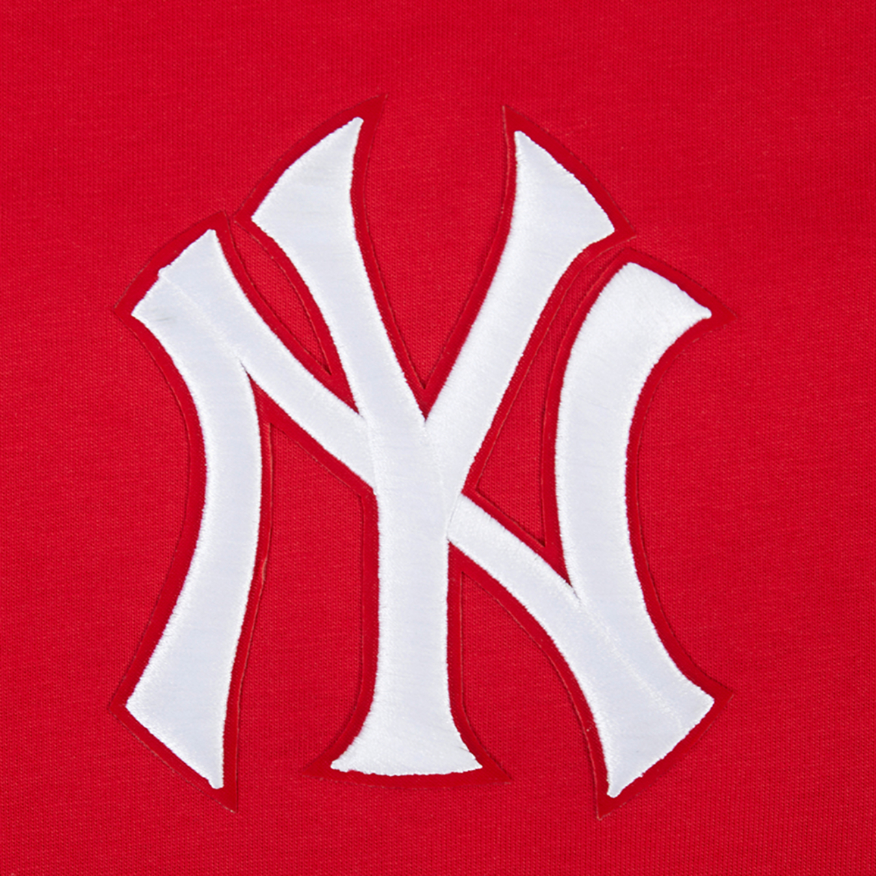 Pro Standard NEW YORK YANKEES TOP Image 4 of 5. Tap to open photo gallery.