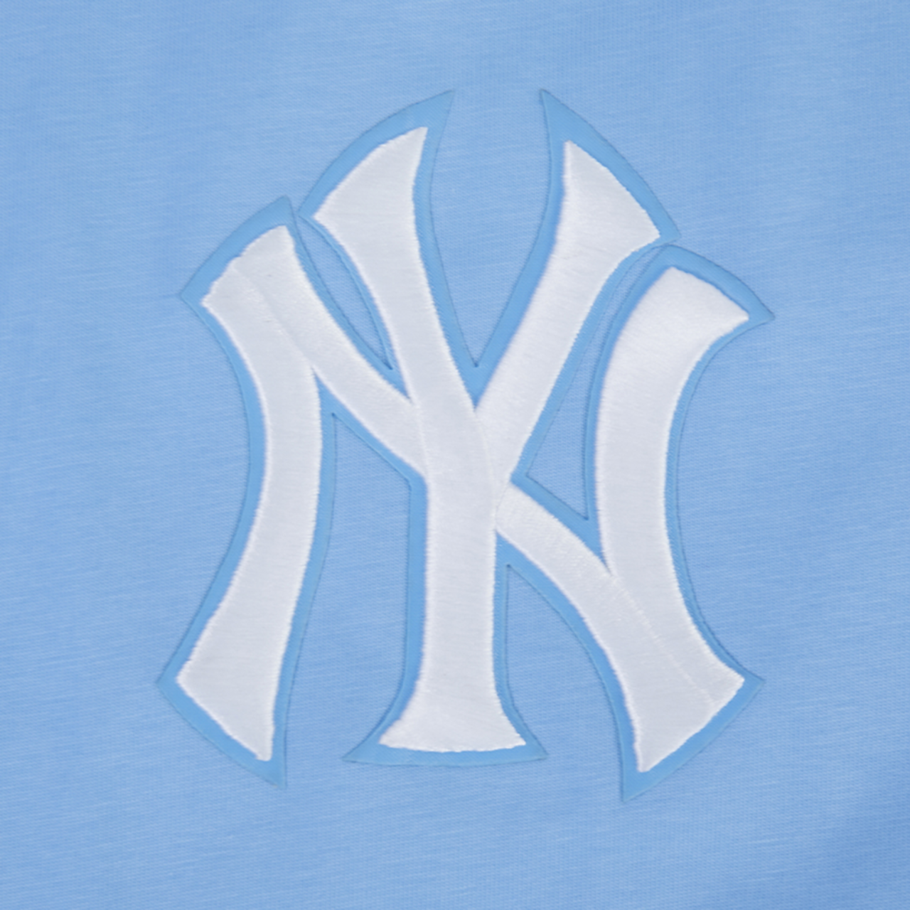 Pro Standard NEW YORK YANKEES TOP Image 4 of 4. Tap to open photo gallery.