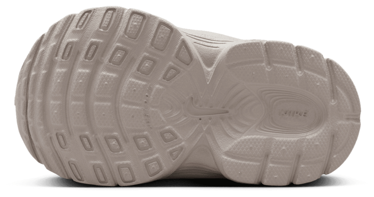 Nike V5 RNR Suede Image 5 of 7. Tap to open photo gallery.