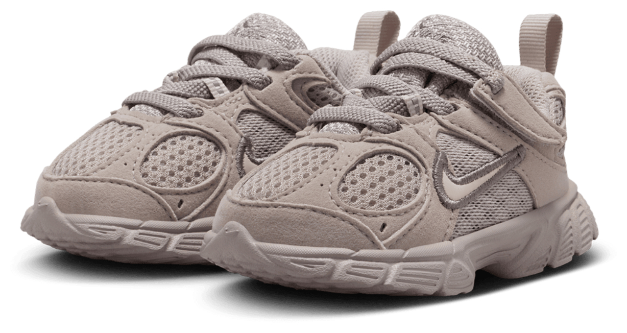 Nike V5 RNR Suede Image 6 of 7. Tap to open photo gallery.