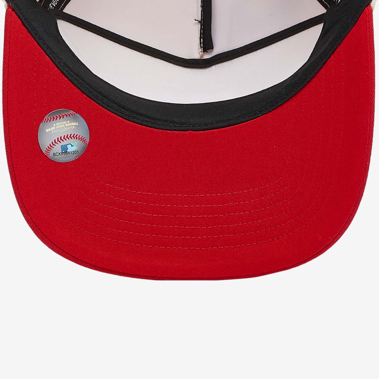 47 Brand New York Yankees Two Tone Hitch Image 5 of 5. Tap to open photo gallery.