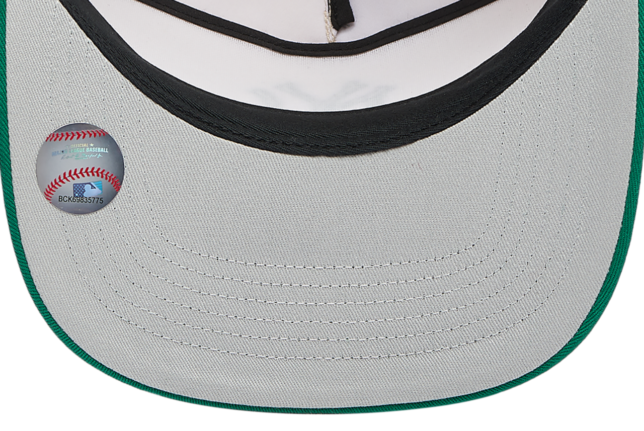 47 Brand New York Yankees Two Tone Hitch Image 5 of 5. Tap to open photo gallery.