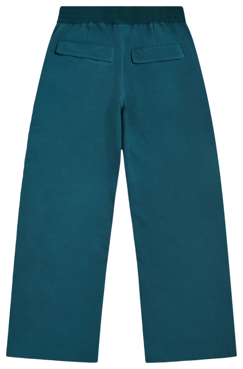New Balance NB GSG PREMIUM BARREL CARGO PANT Image 5 of 7. Tap to open photo gallery.