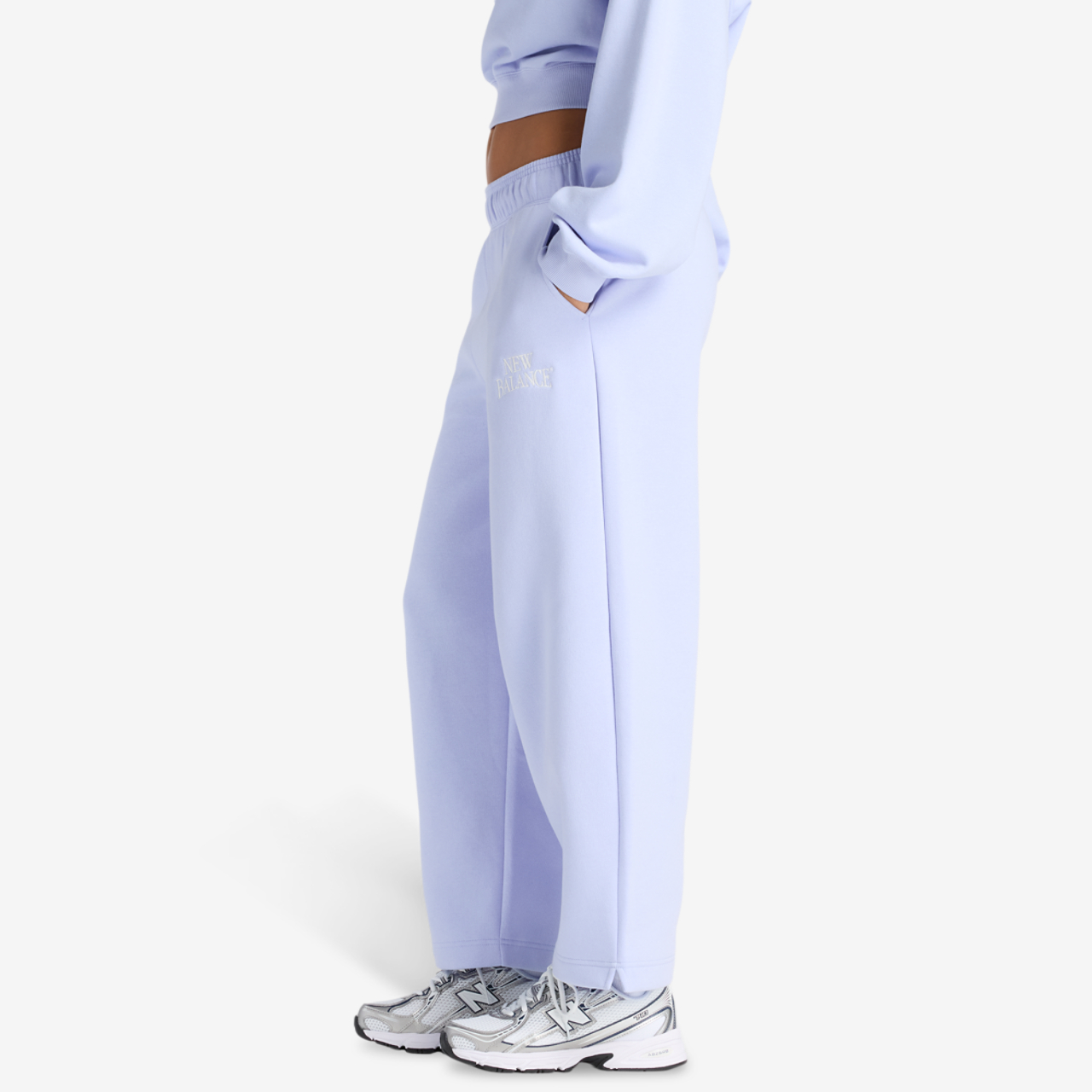 New Balance Linear Heritage Fleece Barrel Pants Image 3 of 6. Tap to open photo gallery.