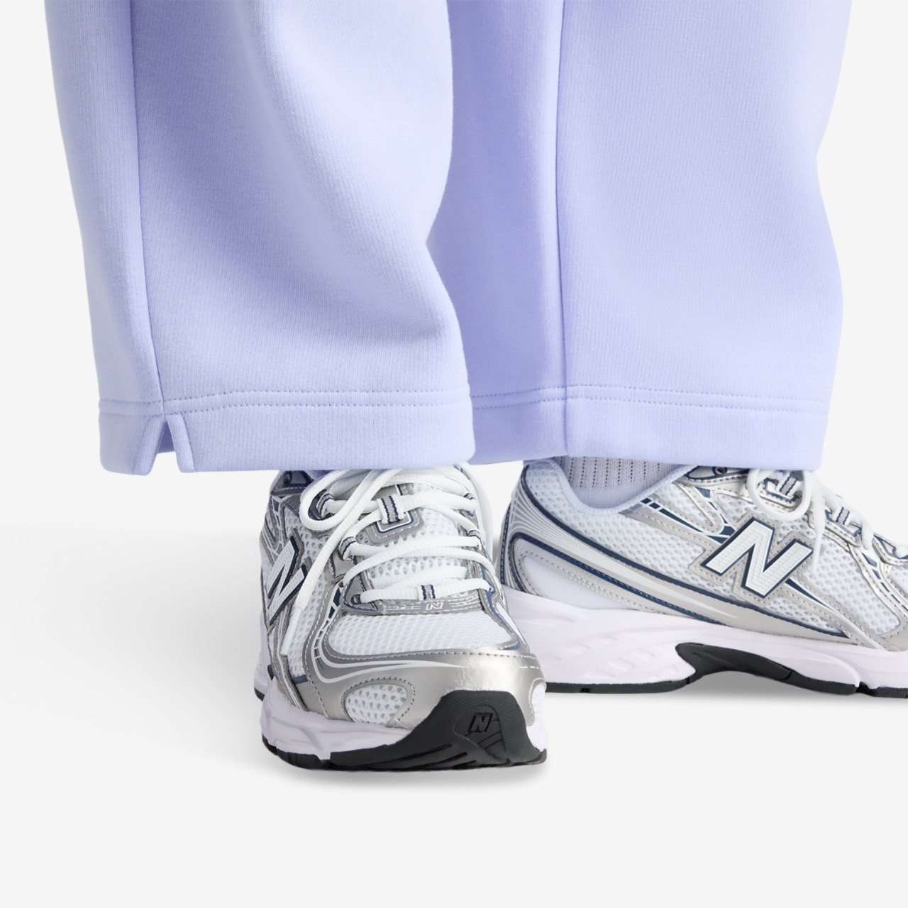 New Balance Linear Heritage Fleece Barrel Pants Image 6 of 6. Tap to open photo gallery.