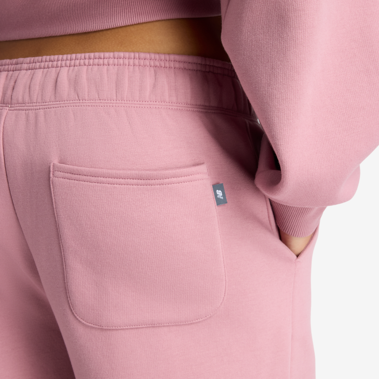 New Balance Linear Heritage Fleece Barrel Pants Image 5 of 6. Tap to open photo gallery.