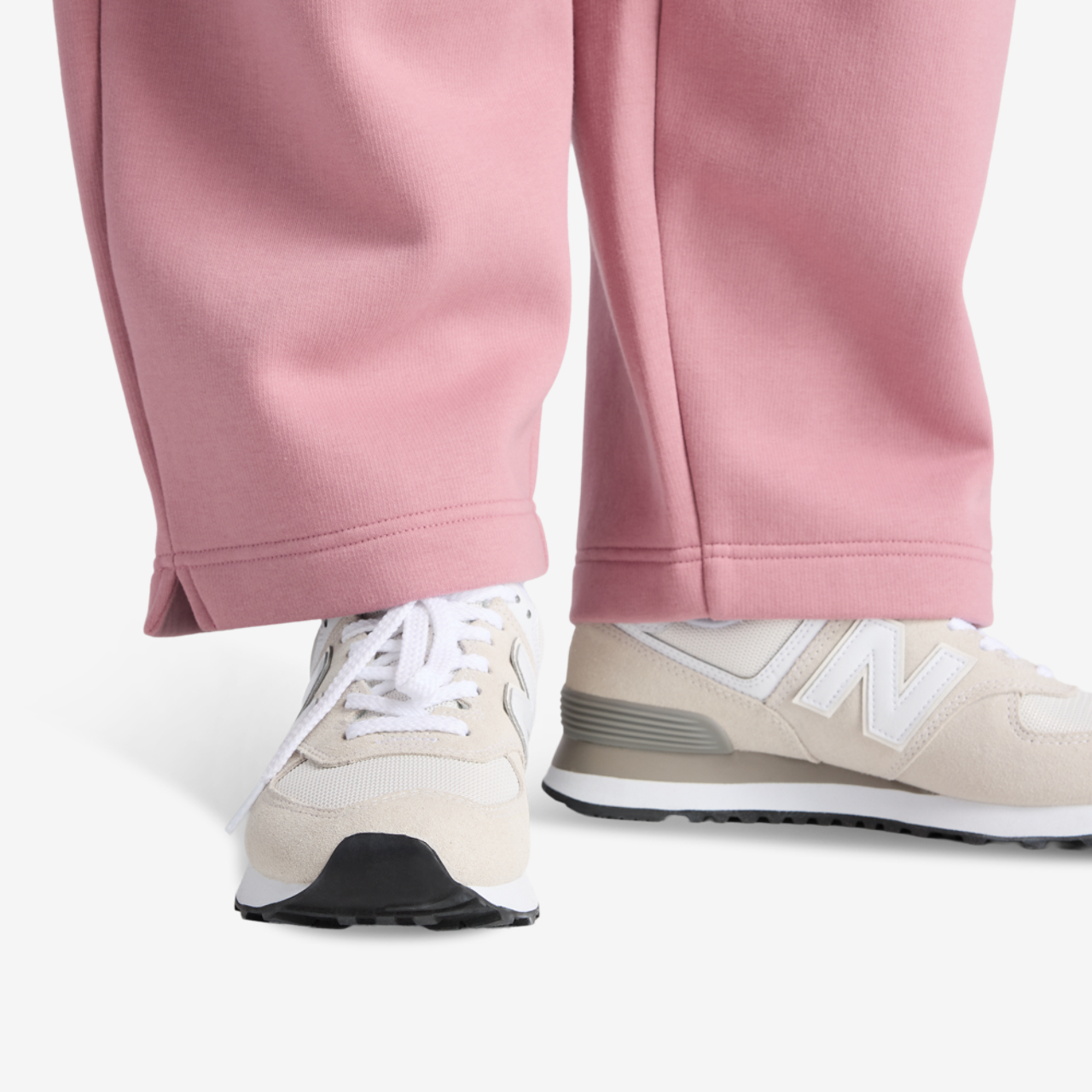 New Balance Linear Heritage Fleece Barrel Pants Image 6 of 6. Tap to open photo gallery.