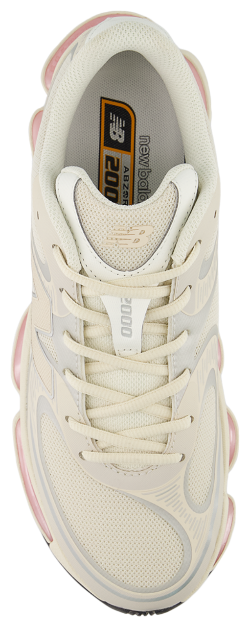 New Balance 2000 Image 3 of 4. Tap to open photo gallery.