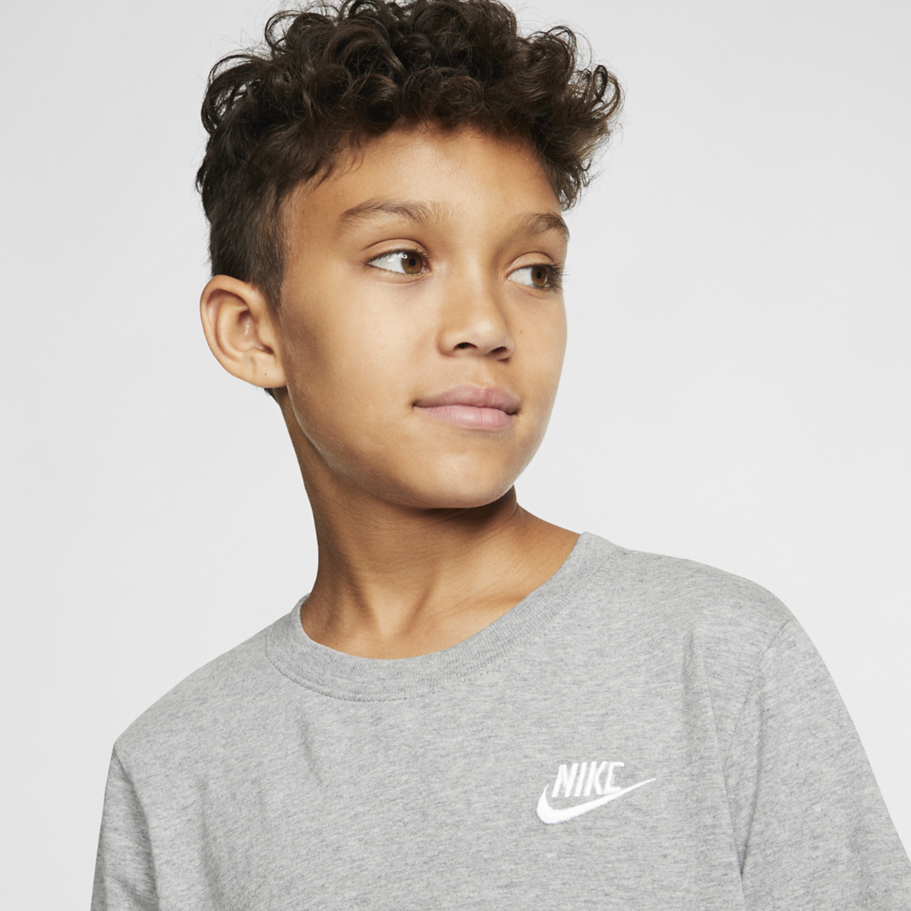 Nike T-Shirt Futura Image 4 de 4. Appuyez pour ouvrir la galerie de photos.