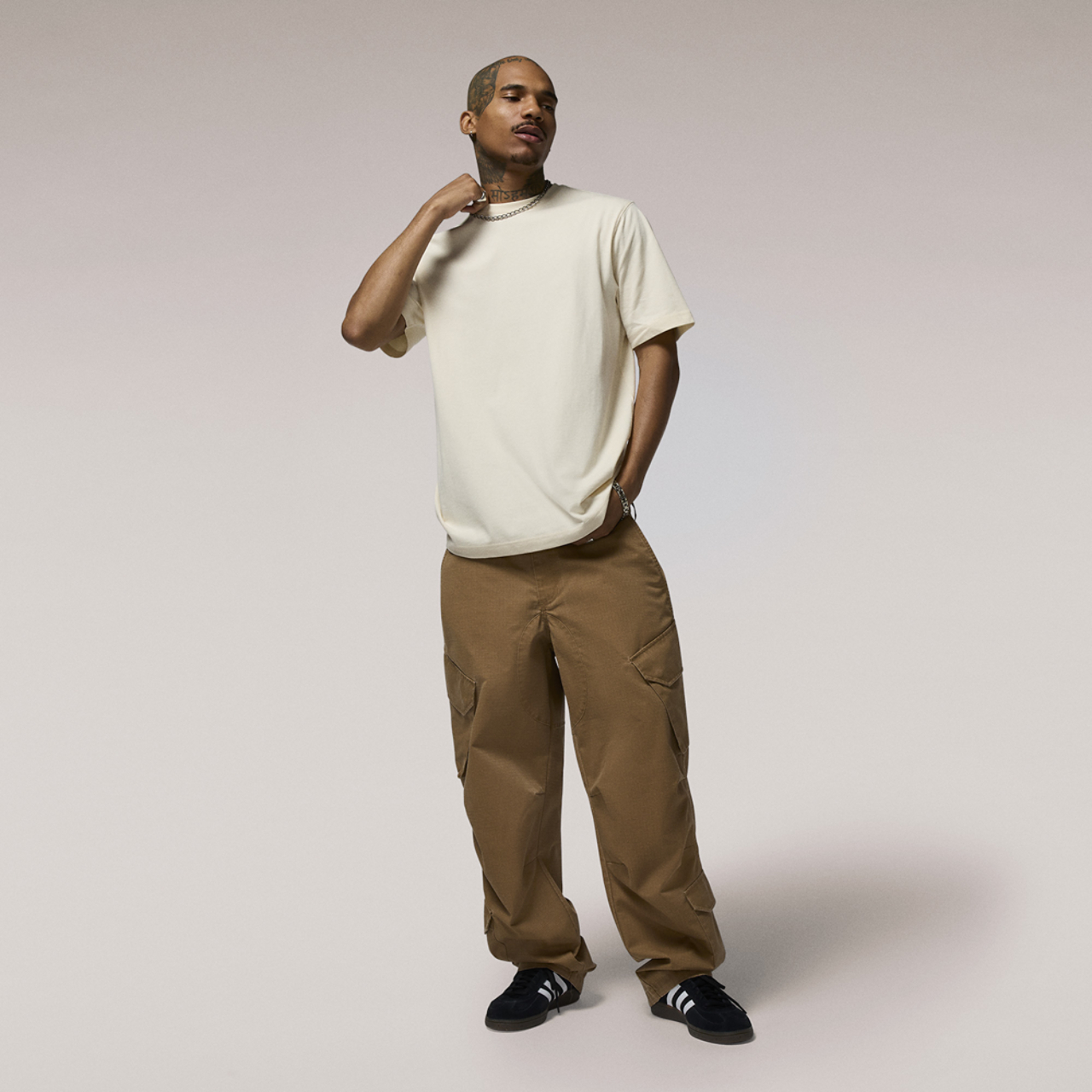 LCKR Mosswood Basic T-Shirt Image 5 of 6. Tap to open photo gallery.