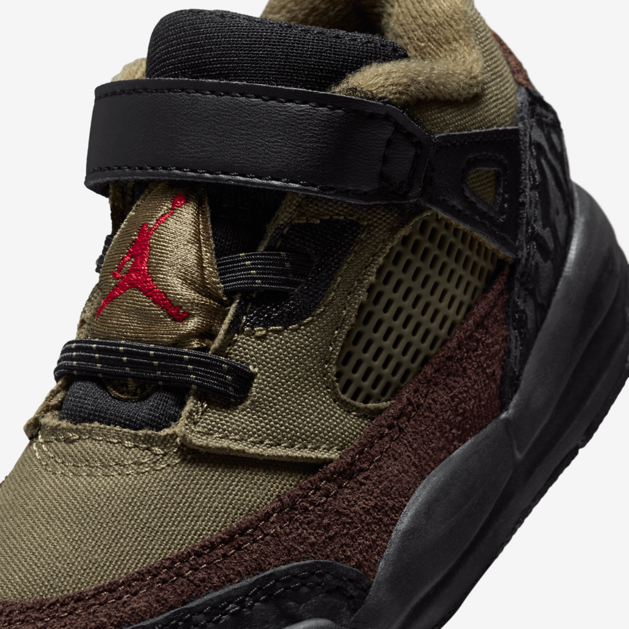 Jordan Spizike Low V2 Image 7 of 8. Tap to open photo gallery.