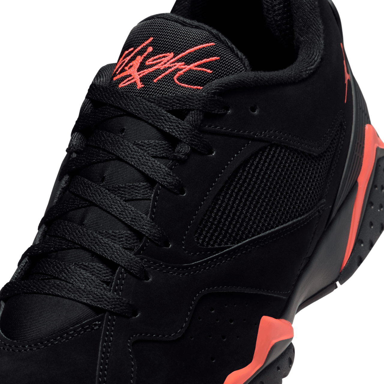 Nike Bruin Image 7 of 8. Tap to open photo gallery.