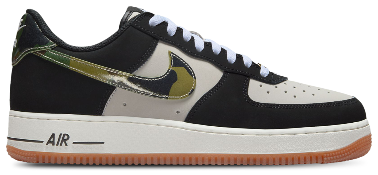 Nike Air Force 1 '07 Image 1 of 8. Tap to open photo gallery.