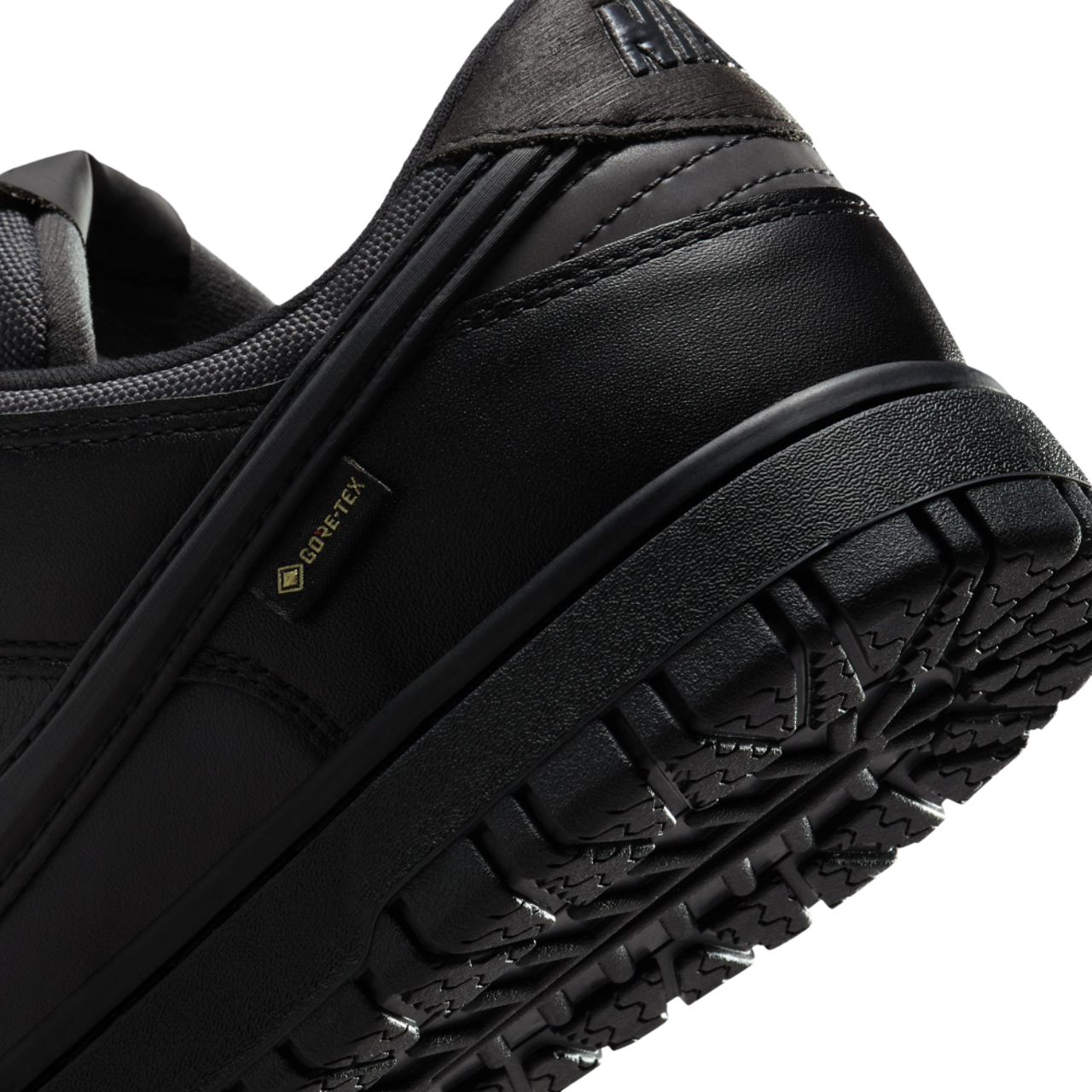 Nike Dunk Low Image 8 of 9. Tap to open photo gallery.