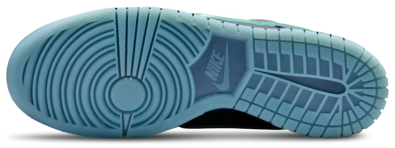 Nike Dunk Low Retro Image 6 of 10. Tap to open photo gallery.
