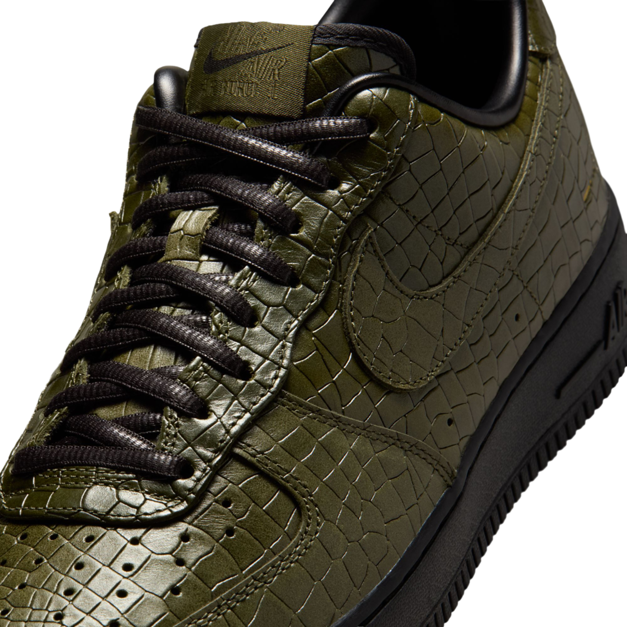 Nike Air Force 1 '07 Image 7 of 8. Tap to open photo gallery.