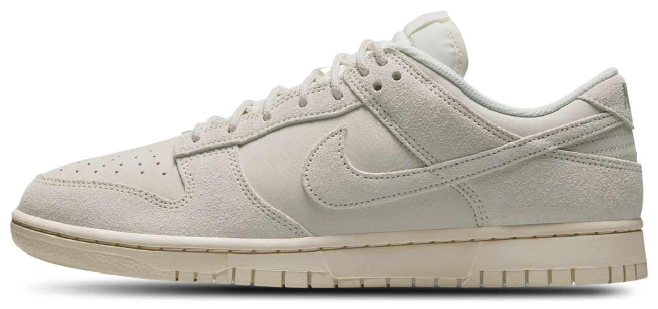 Nike Dunk Low Image 4 of 9. Tap to open photo gallery.