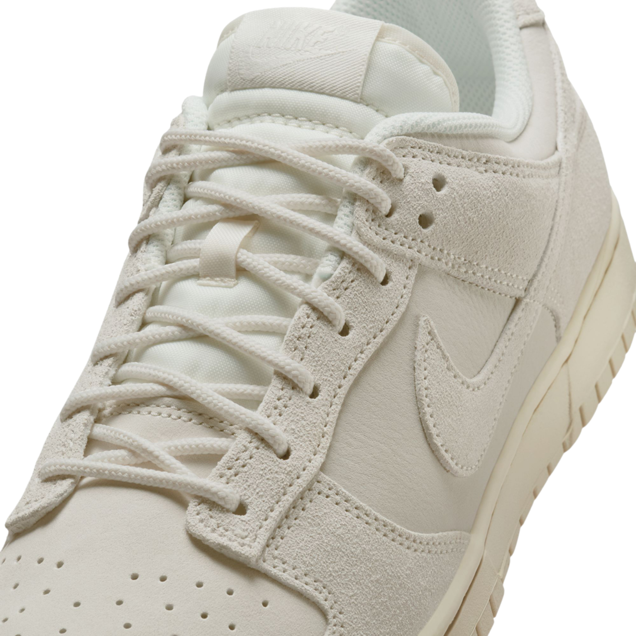 Nike Dunk Low Image 8 of 9. Tap to open photo gallery.