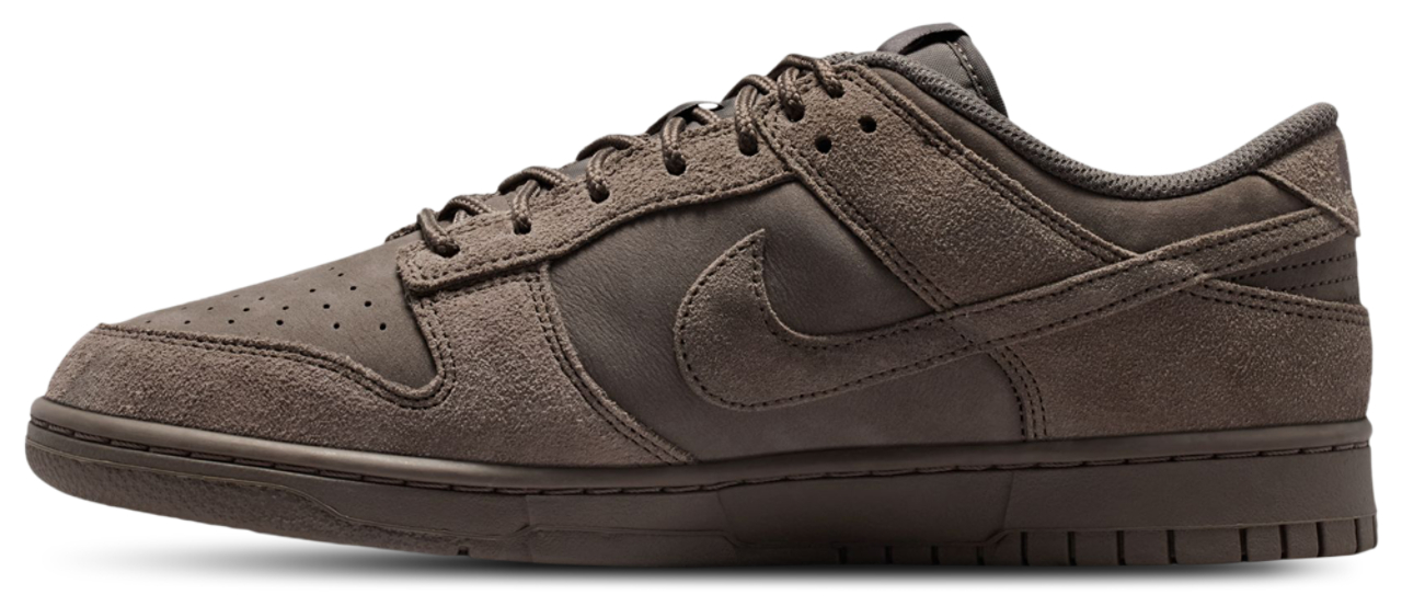 Nike Dunk Low Image 4 of 9. Tap to open photo gallery.