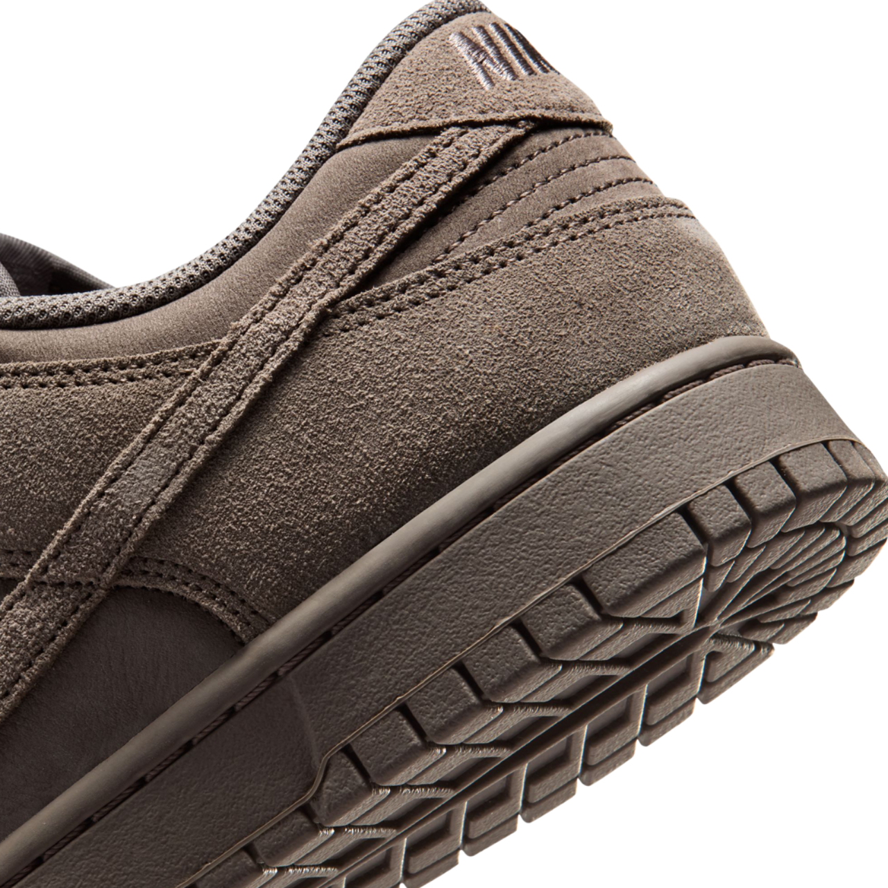 Nike Dunk Low Image 8 of 9. Tap to open photo gallery.