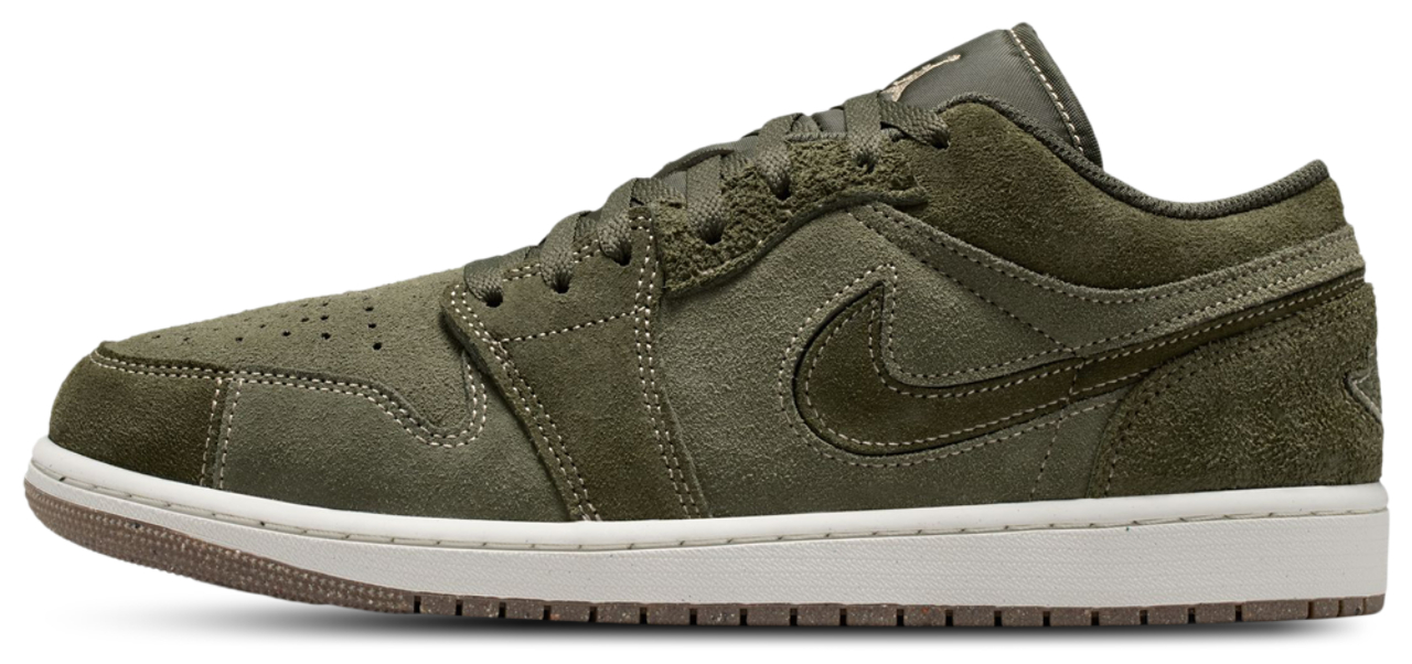 Jordan 1 Low Retro SE Image 4 of 9. Tap to open photo gallery.