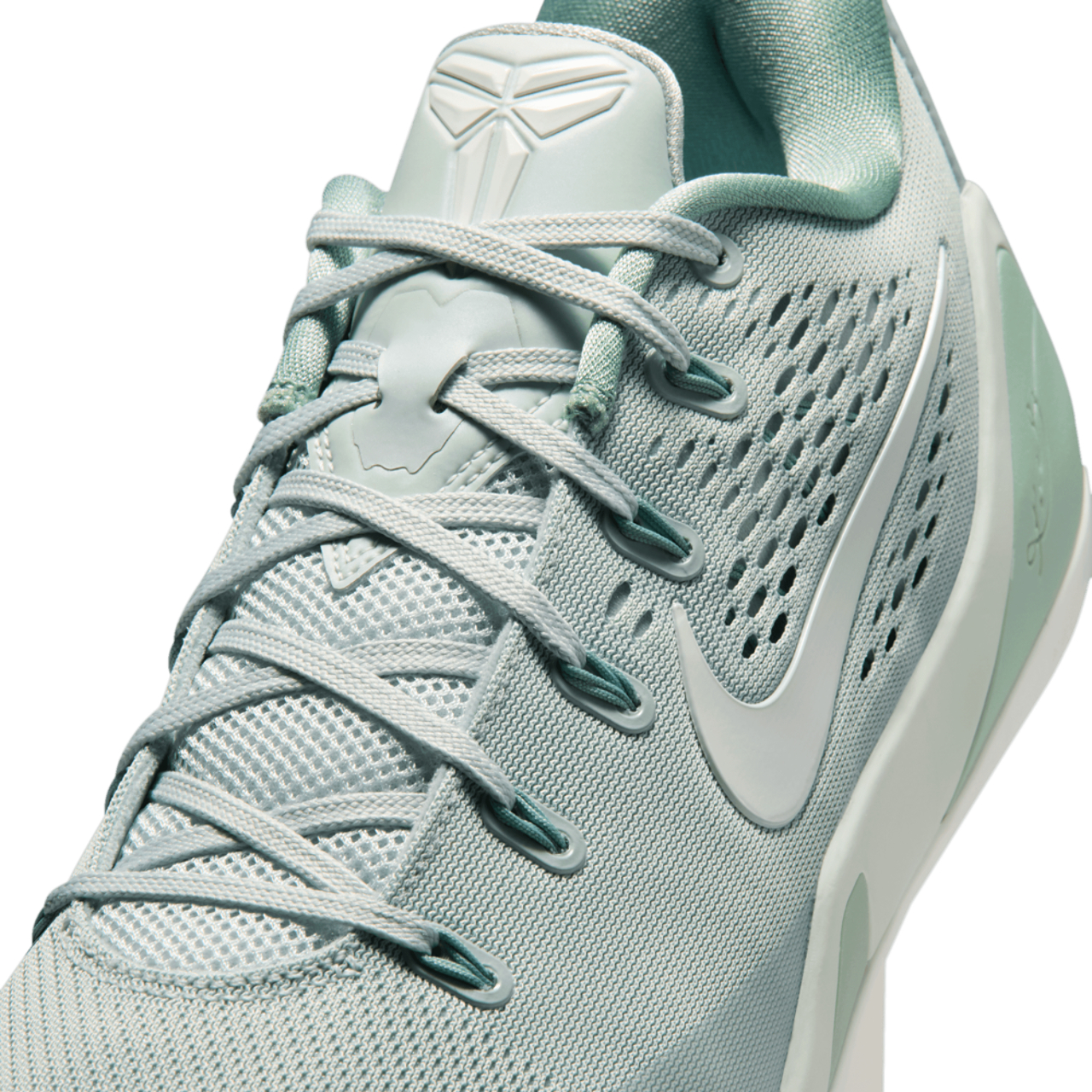 Nike Kobe 9 Elite Low Protro Image 7 of 9. Tap to open photo gallery.