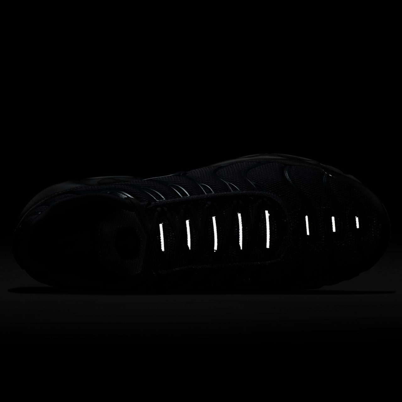 Nike Tuned 1 Image 9 of 10. Tap to open photo gallery.