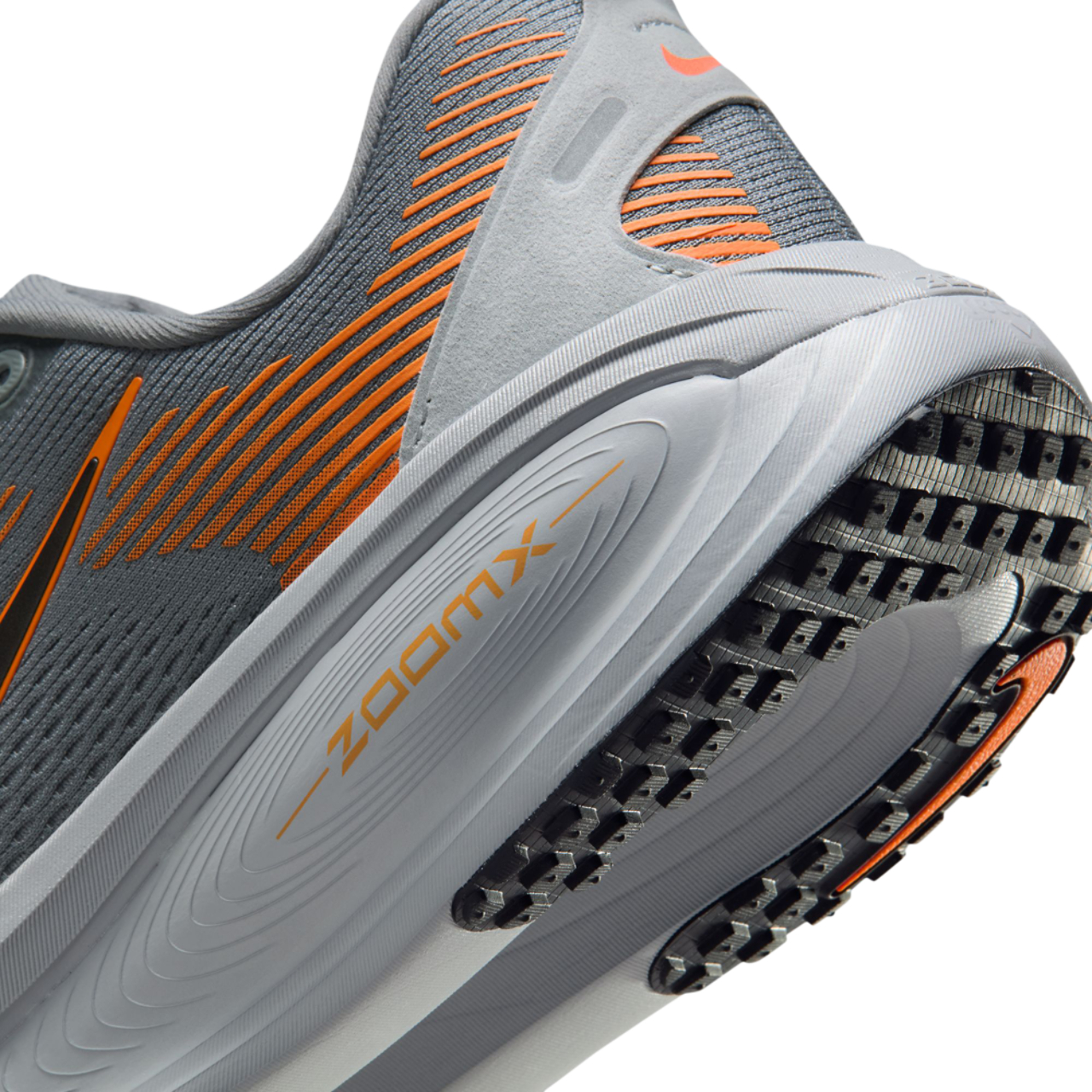 Nike Vomero 18 Image 7 of 8. Tap to open photo gallery.