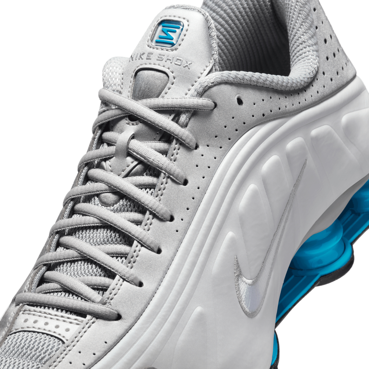 Nike Shox R4 Image 7 of 8. Tap to open photo gallery.
