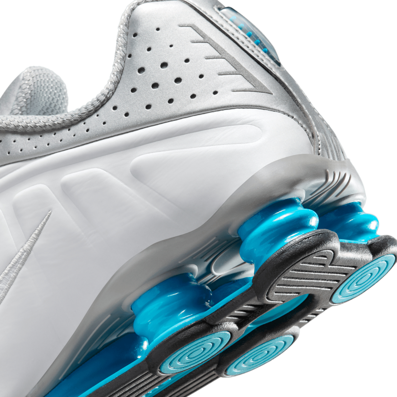 Nike Shox R4 Image 8 of 8. Tap to open photo gallery.