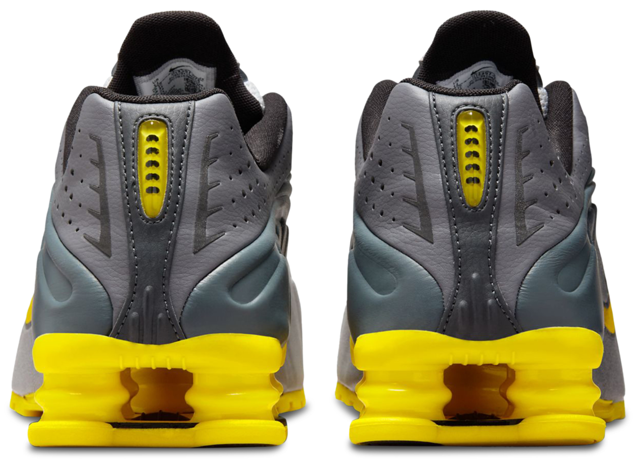 Nike Shox R4 Image 3 of 8. Tap to open photo gallery.