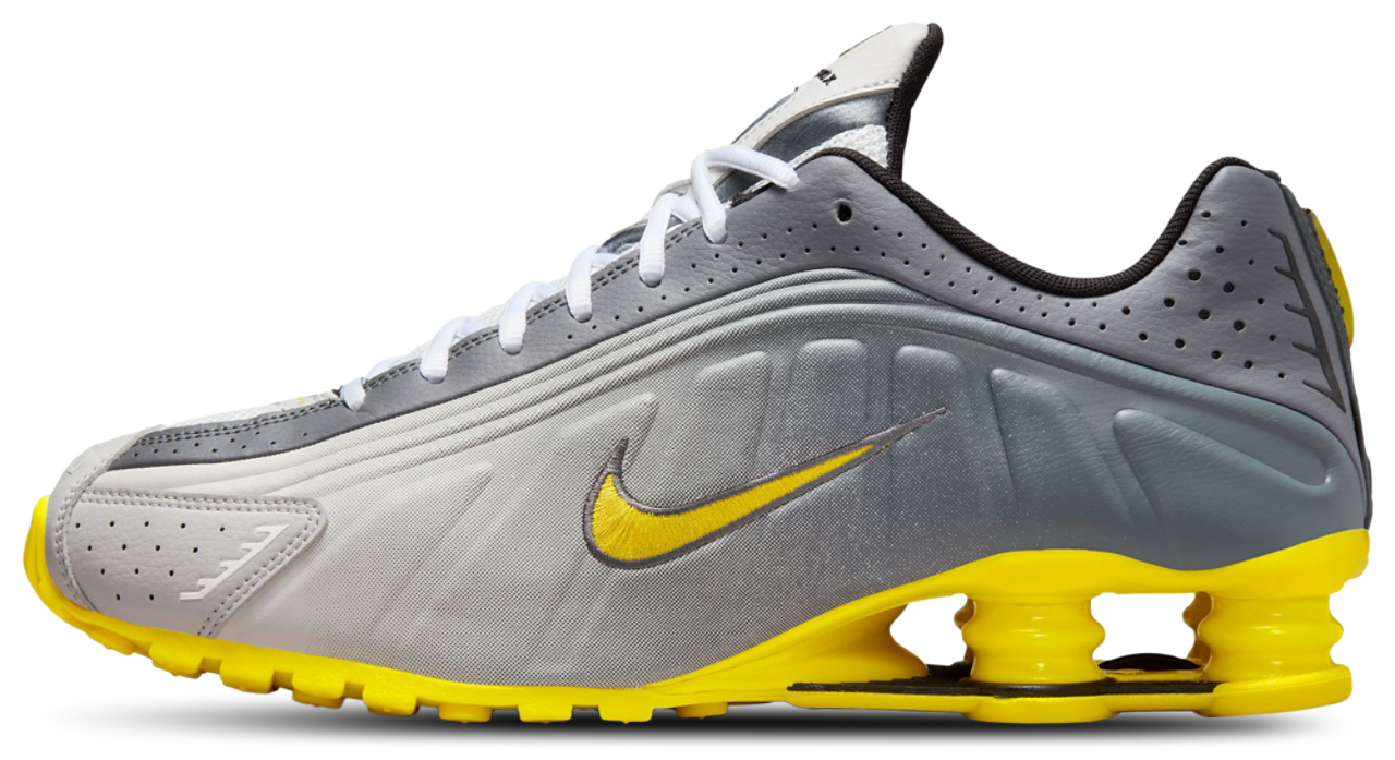 Nike Shox R4 Image 4 of 8. Tap to open photo gallery.