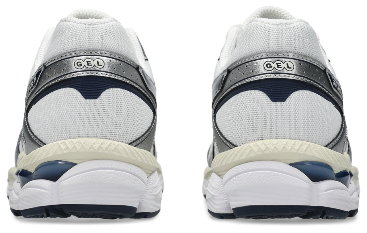Asics GEL-CUMULUS 16 Image 3 of 7. Tap to open photo gallery.
