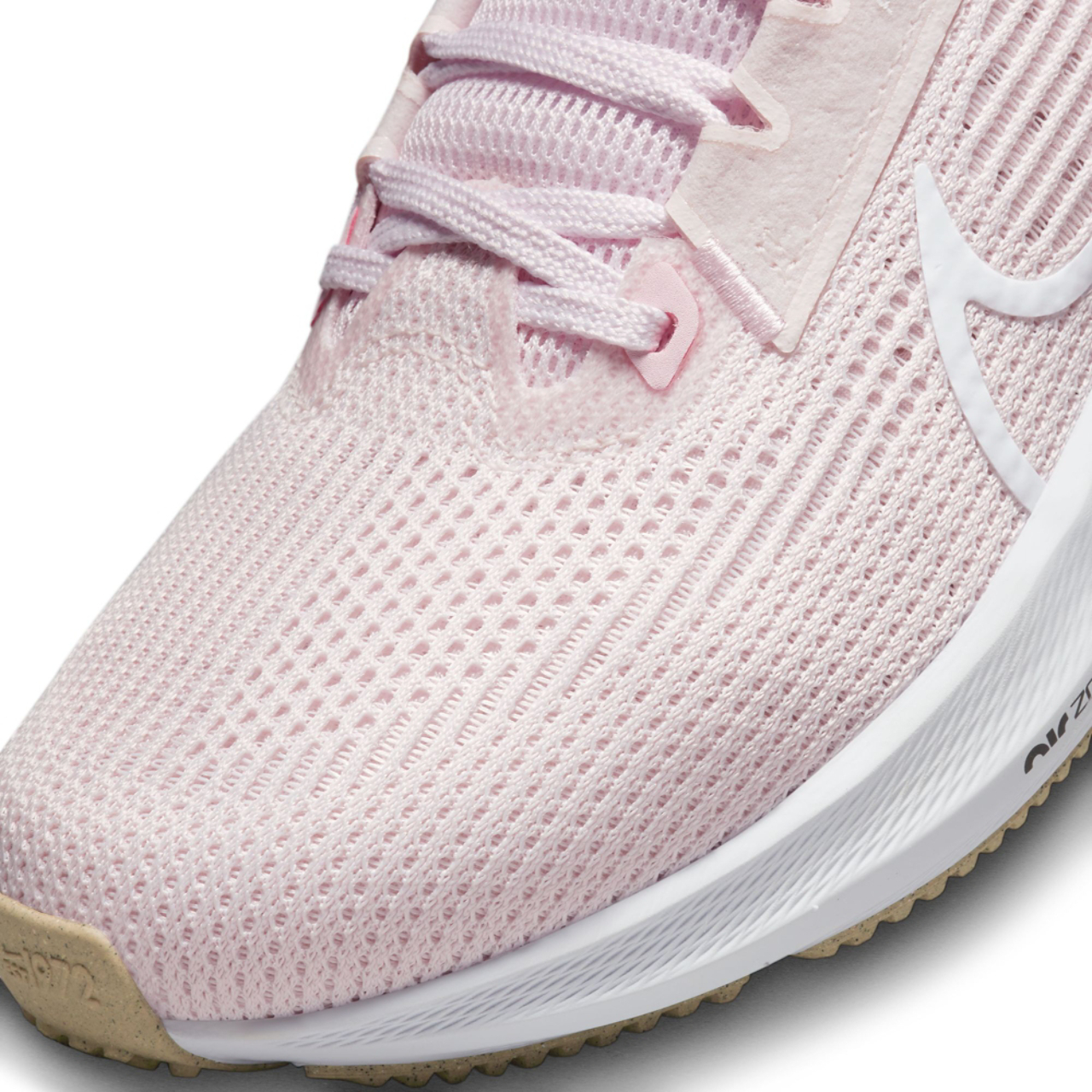 Nike Pegasus 40 Image 7 of 8. Tap to open photo gallery.
