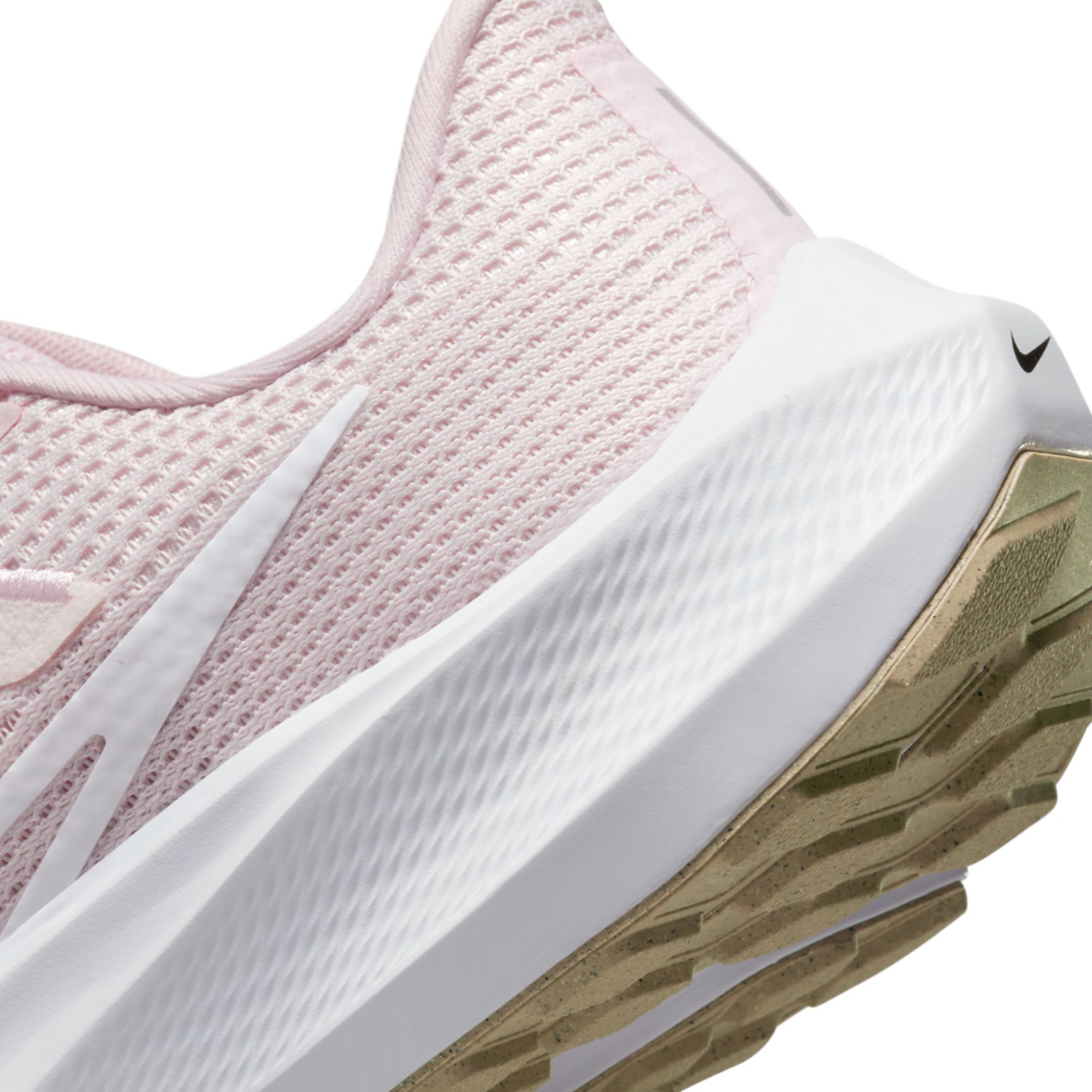 Nike Pegasus 40 Image 8 of 8. Tap to open photo gallery.