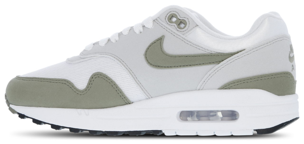 Nike Air Max 1 Image 4 of 6. Tap to open photo gallery.