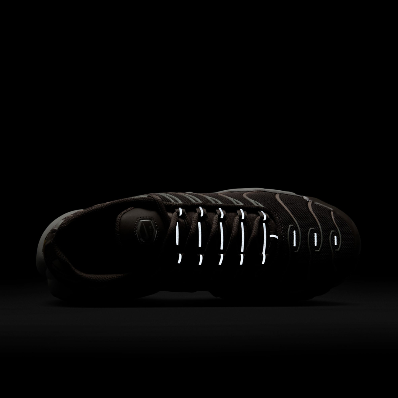 Nike Tuned 1 Image 10 of 10. Tap to open photo gallery.