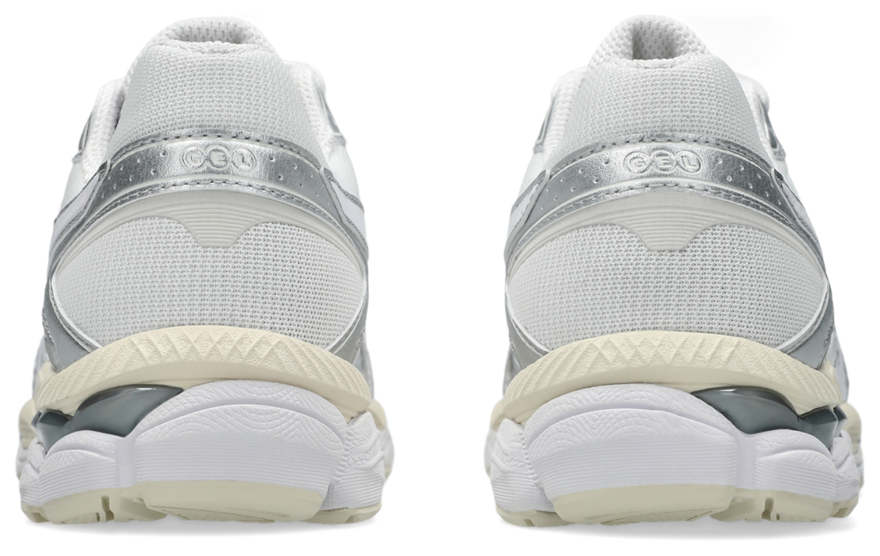 Asics GEL-CUMULUS 16 Image 3 of 6. Tap to open photo gallery.
